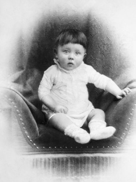 File:ADolf HItler infant.jpg